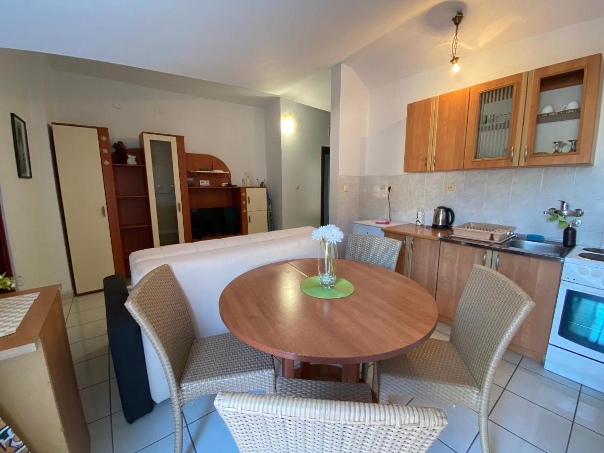 Petrovac Apartments Mandarina Garden מראה חיצוני תמונה