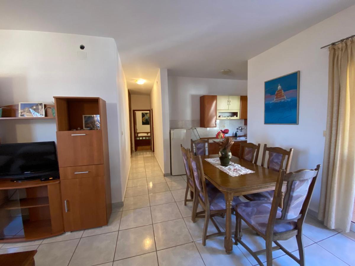 Petrovac Apartments Mandarina Garden מראה חיצוני תמונה