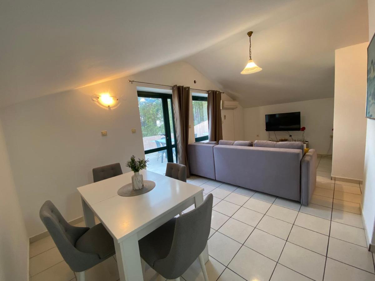 Petrovac Apartments Mandarina Garden מראה חיצוני תמונה
