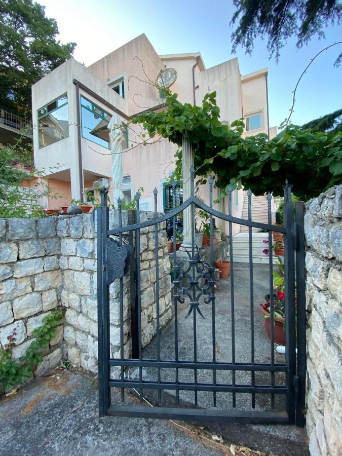 Petrovac Apartments Mandarina Garden מראה חיצוני תמונה