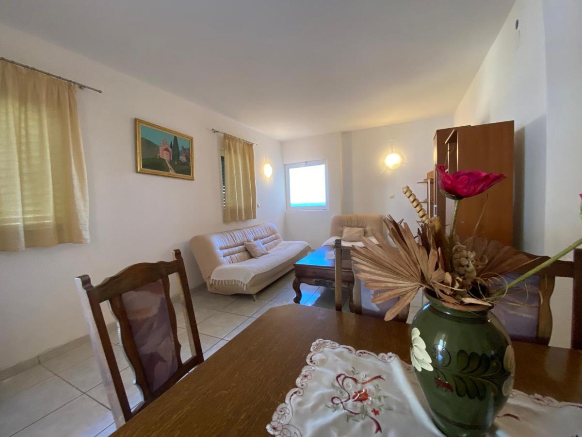Petrovac Apartments Mandarina Garden מראה חיצוני תמונה