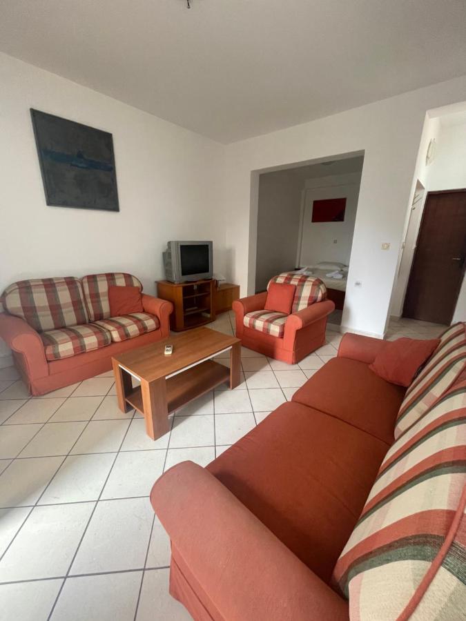 Petrovac Apartments Mandarina Garden מראה חיצוני תמונה