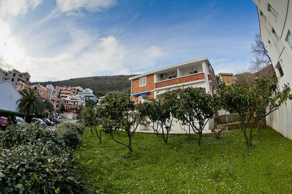 Petrovac Apartments Mandarina Garden מראה חיצוני תמונה